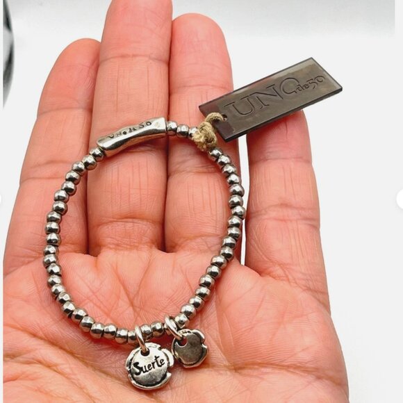 NWT UNO de 50 Bracelet Silver plated Suerte Beaded dangle elastic BOHO Charm S - Picture 1 of 14